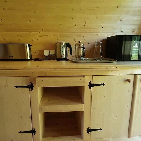 Cabane 2/3 Pers Au Camping Les Patis Nazelles-Negron Esterno foto
